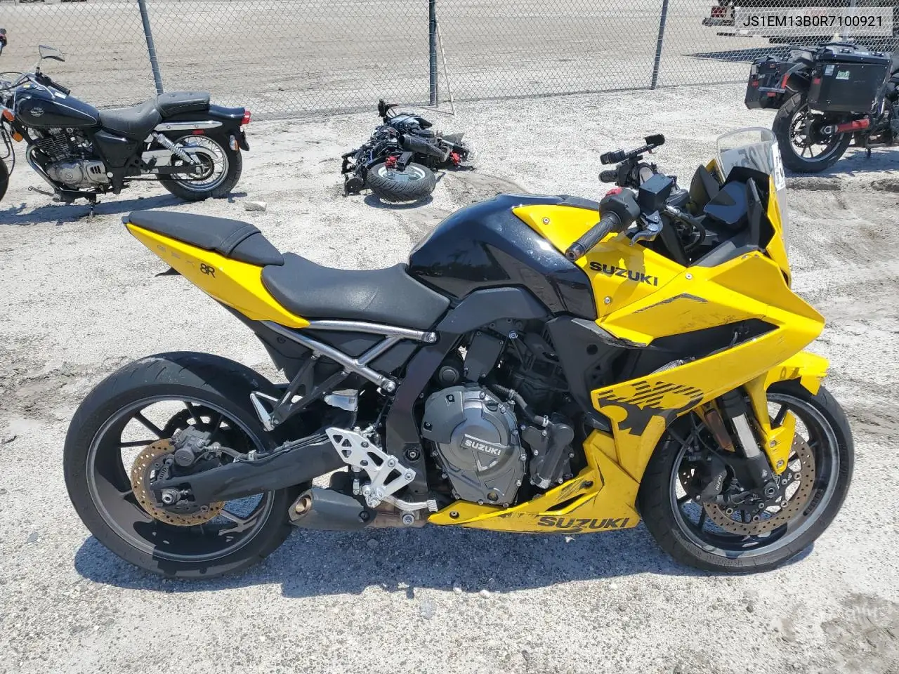 2024 Suzuki Gsx800 F VIN: JS1EM13B0R7100921 Lot: 56138725