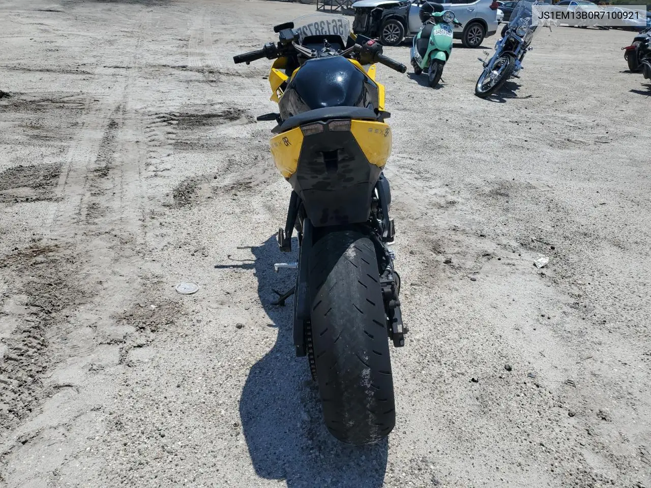 2024 Suzuki Gsx800 F VIN: JS1EM13B0R7100921 Lot: 56138725
