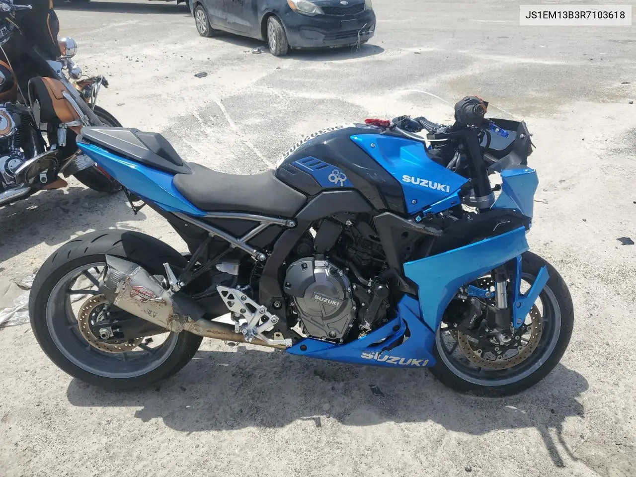 2024 Suzuki Gsx800 F VIN: JS1EM13B3R7103618 Lot: 56392005