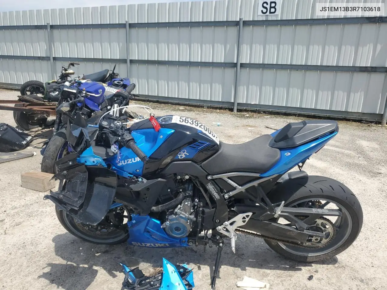 2024 Suzuki Gsx800 F VIN: JS1EM13B3R7103618 Lot: 56392005