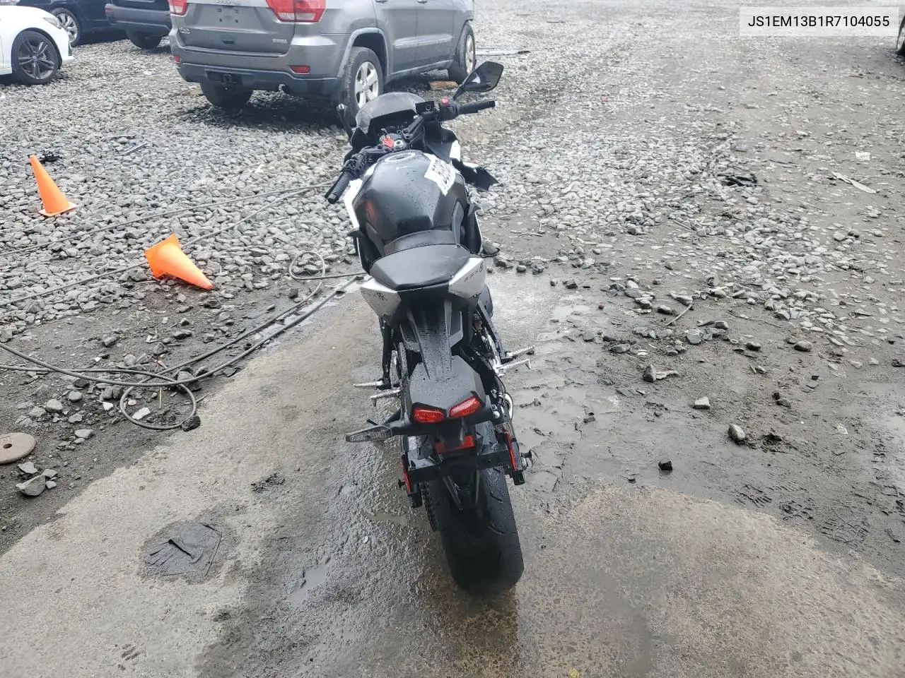 2024 Suzuki Gsx800 F VIN: JS1EM13B1R7104055 Lot: 59982005