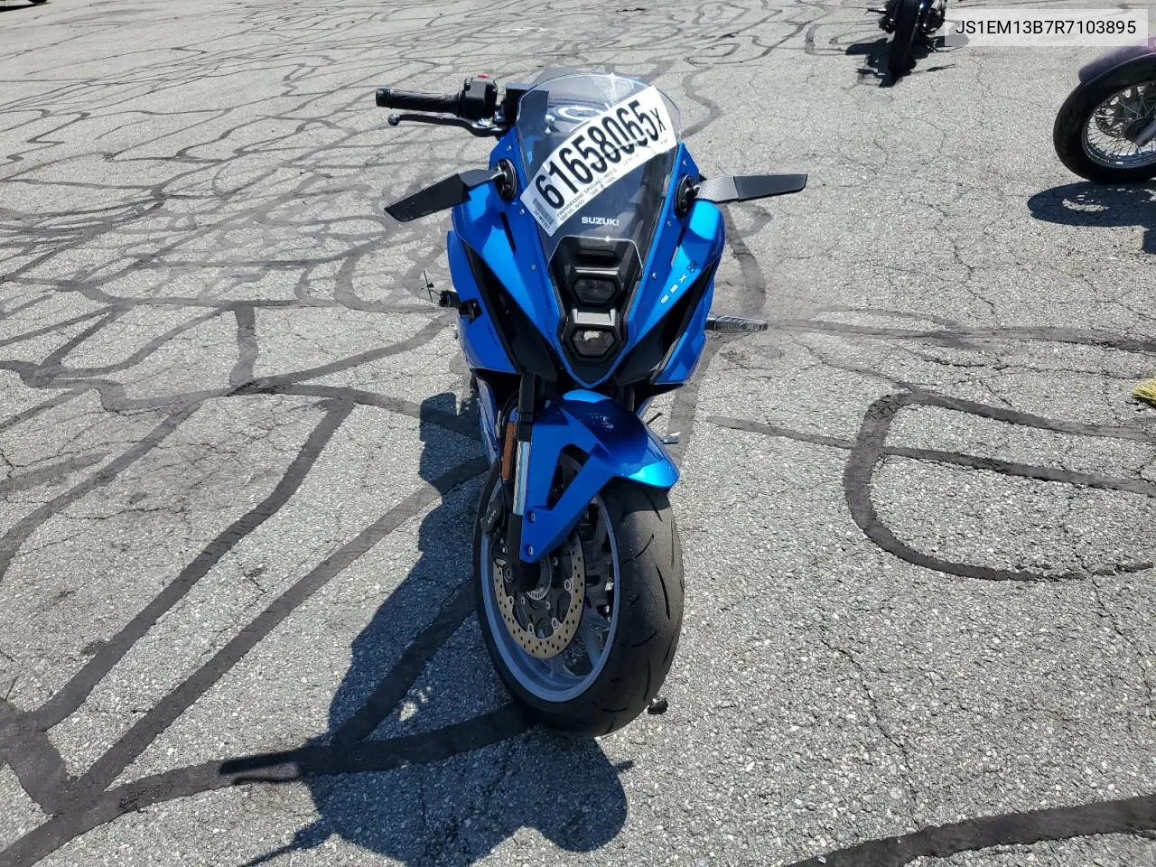 2024 Suzuki Gsx800 F VIN: JS1EM13B7R7103895 Lot: 61658065
