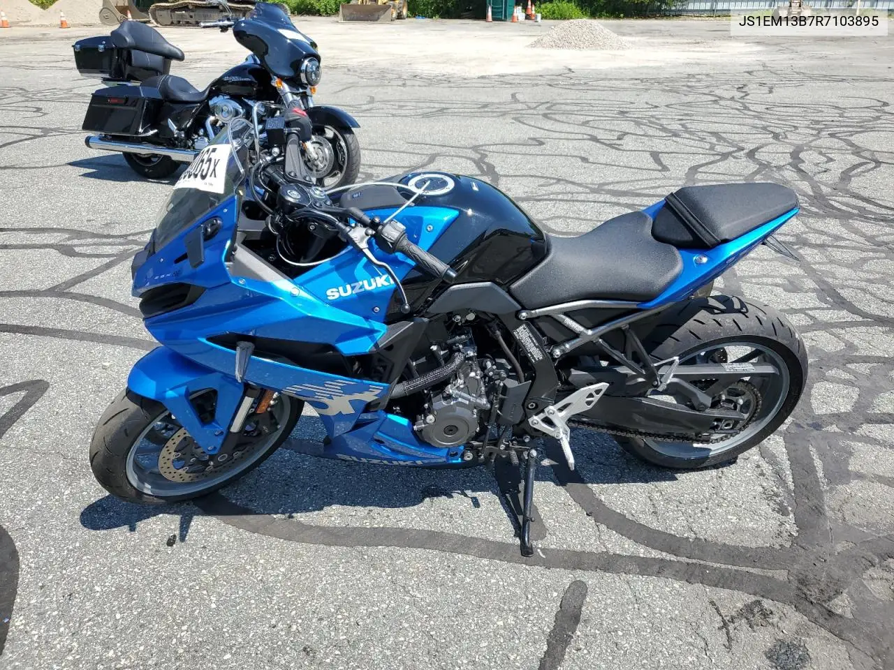 2024 Suzuki Gsx800 F VIN: JS1EM13B7R7103895 Lot: 61658065