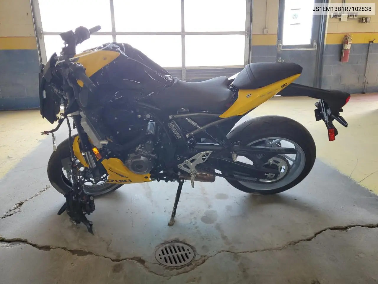 2024 Suzuki Gsx800 F VIN: JS1EM13B1R7102838 Lot: 62863335