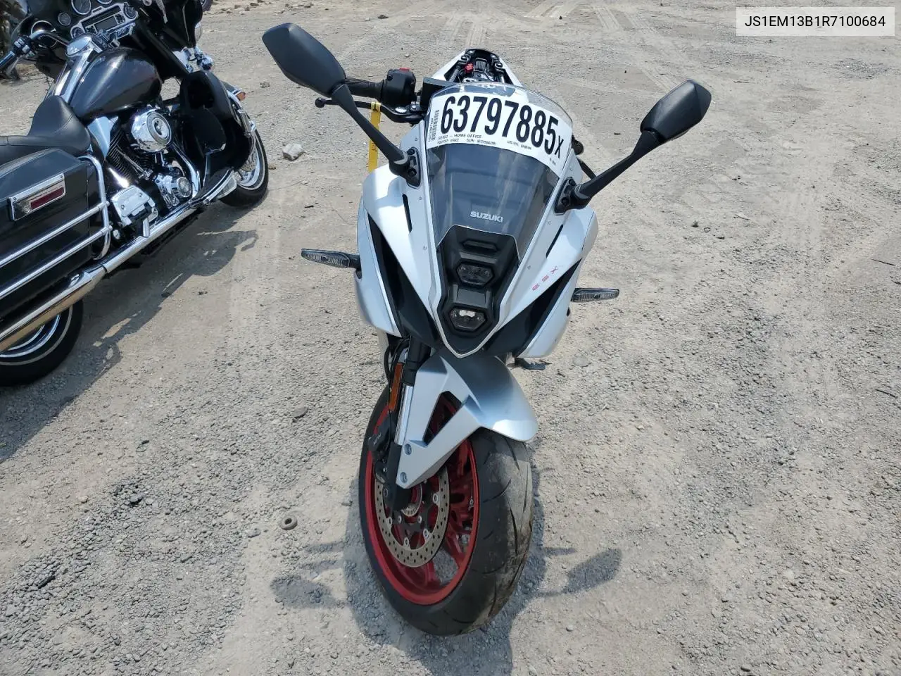 2024 Suzuki Gsx800 F VIN: JS1EM13B1R7100684 Lot: 63797885