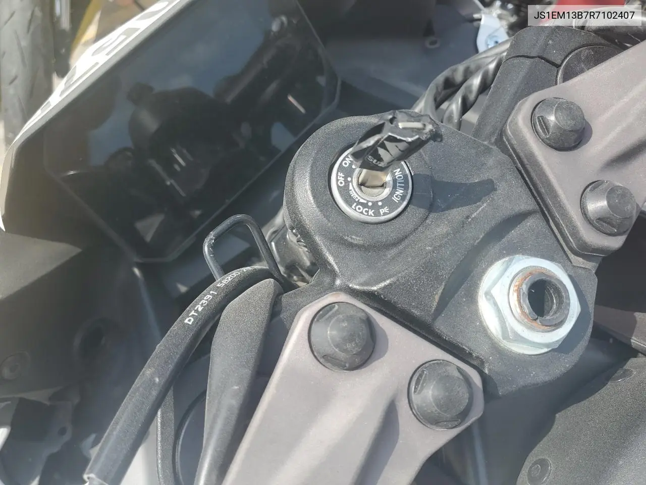 2024 Suzuki Gsx800 F VIN: JS1EM13B7R7102407 Lot: 64290575