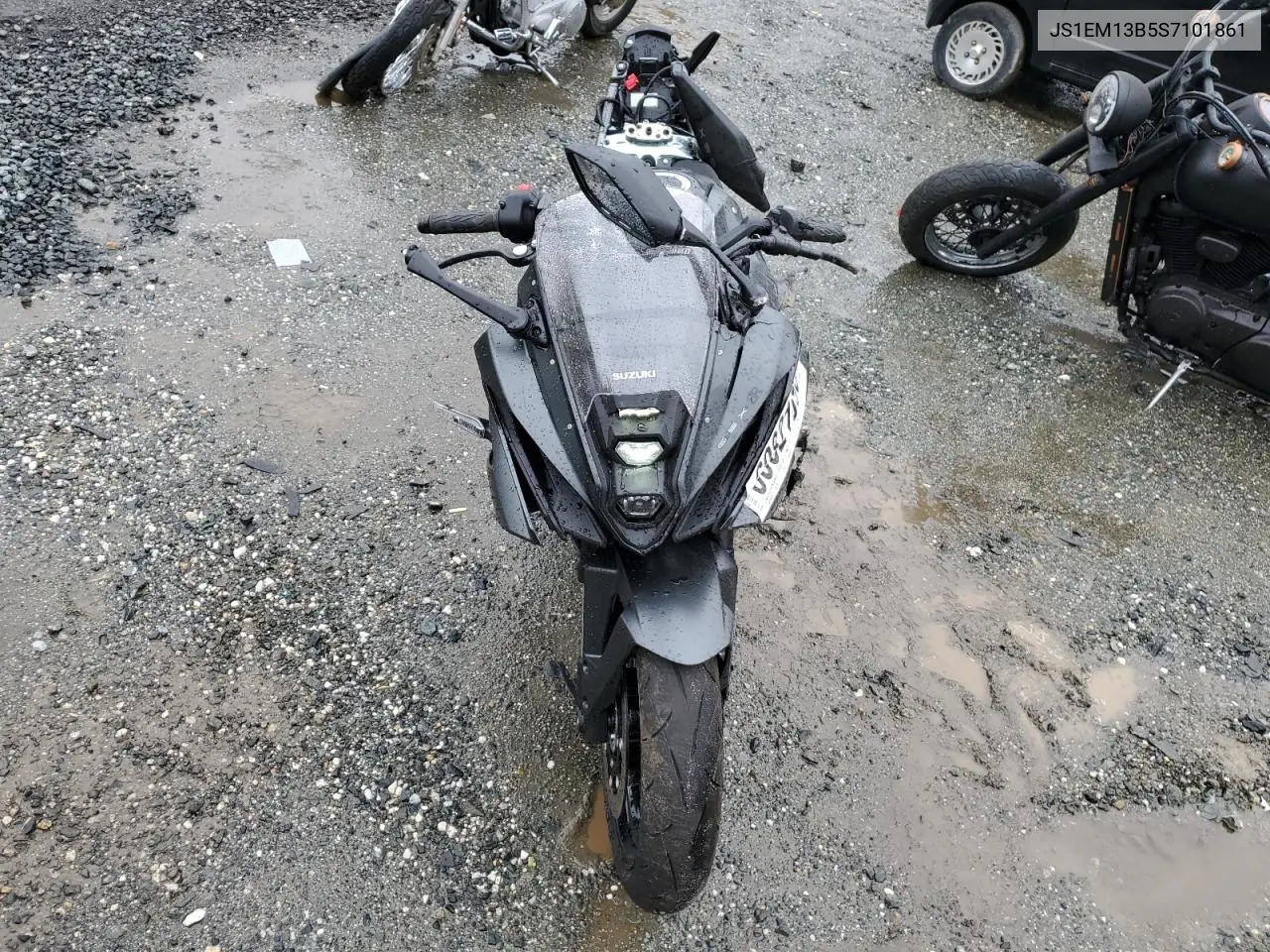 2025 Suzuki Gsx800 F VIN: JS1EM13B5S7101861 Lot: 60821895