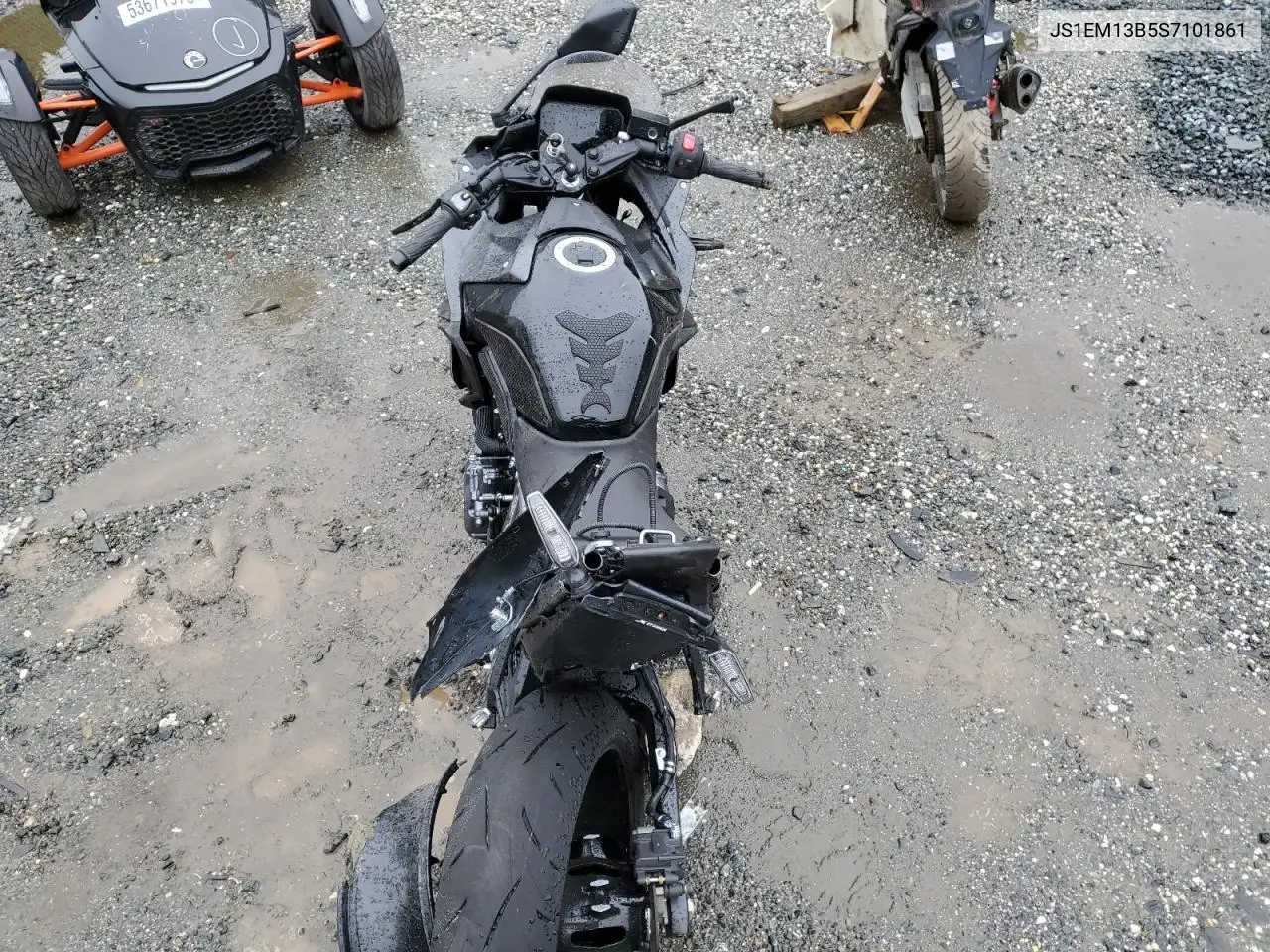 2025 Suzuki Gsx800 F VIN: JS1EM13B5S7101861 Lot: 60821895