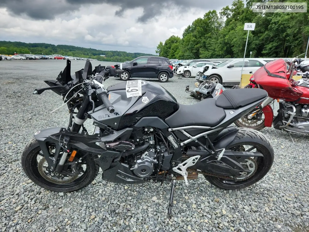 2025 Suzuki Gsx800 F VIN: JS1EM13B0S7100195 Lot: 61065005