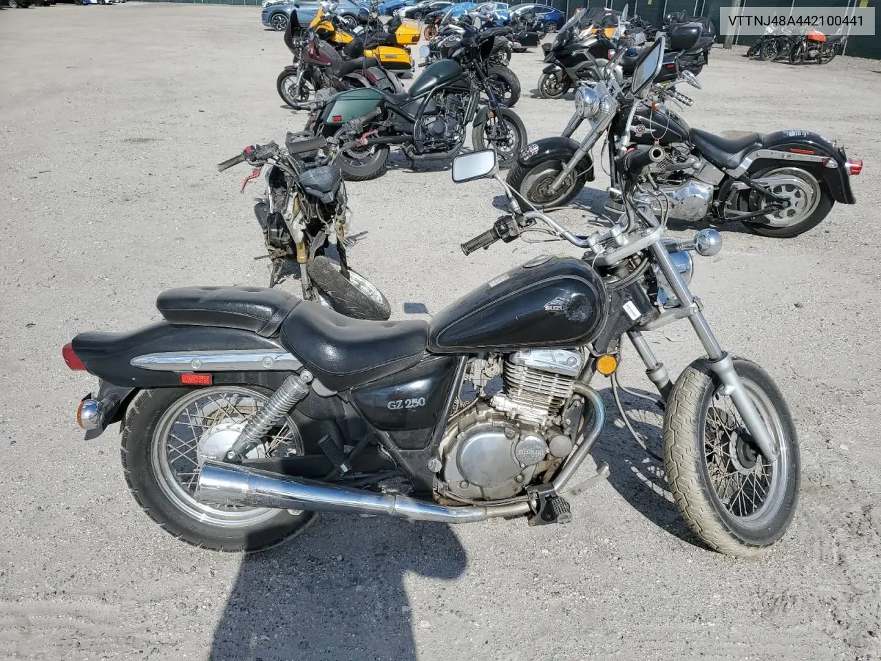2004 Suzuki Gz250 VIN: VTTNJ48A442100441 Lot: 54003275