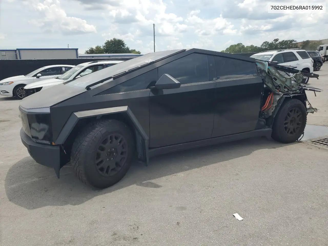 2024 Tesla Cybertruck VIN: 7G2CEHED6RA015992 Lot: 64204905