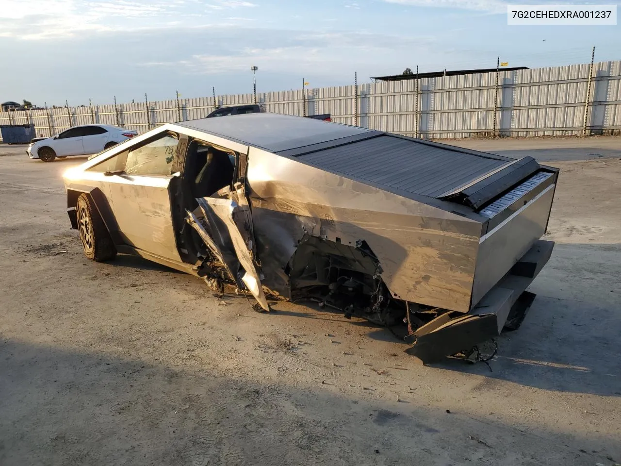 2024 Tesla Cybertruck VIN: 7G2CEHEDXRA001237 Lot: 65476834