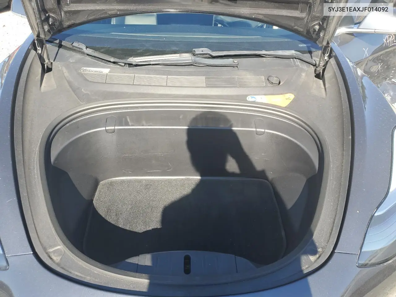 2018 Tesla Model 3 VIN: 5YJ3E1EAXJF014092 Lot: 62568075