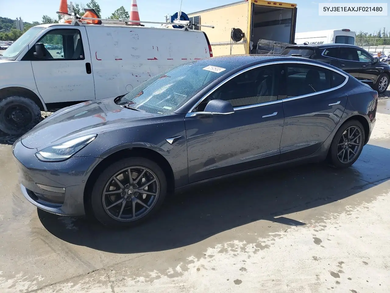 2018 Tesla Model 3 VIN: 5YJ3E1EAXJF021480 Lot: 62895985