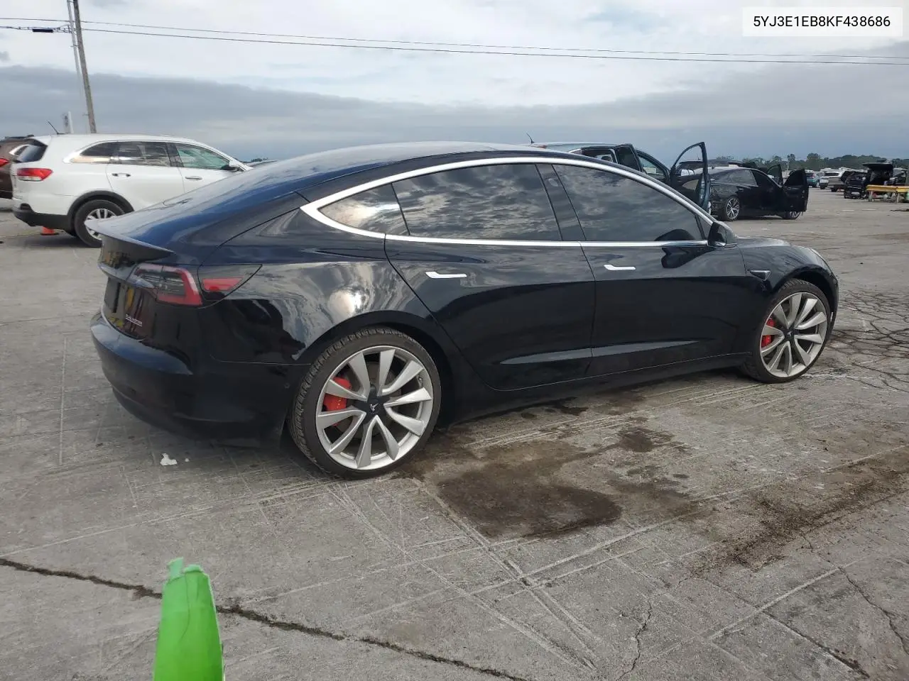 2019 Tesla Model 3 VIN: 5YJ3E1EB8KF438686 Lot: 62995145
