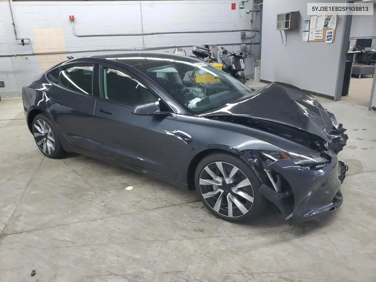 2025 Tesla Model 3 VIN: 5YJ3E1EB2SF938813 Lot: 61744085