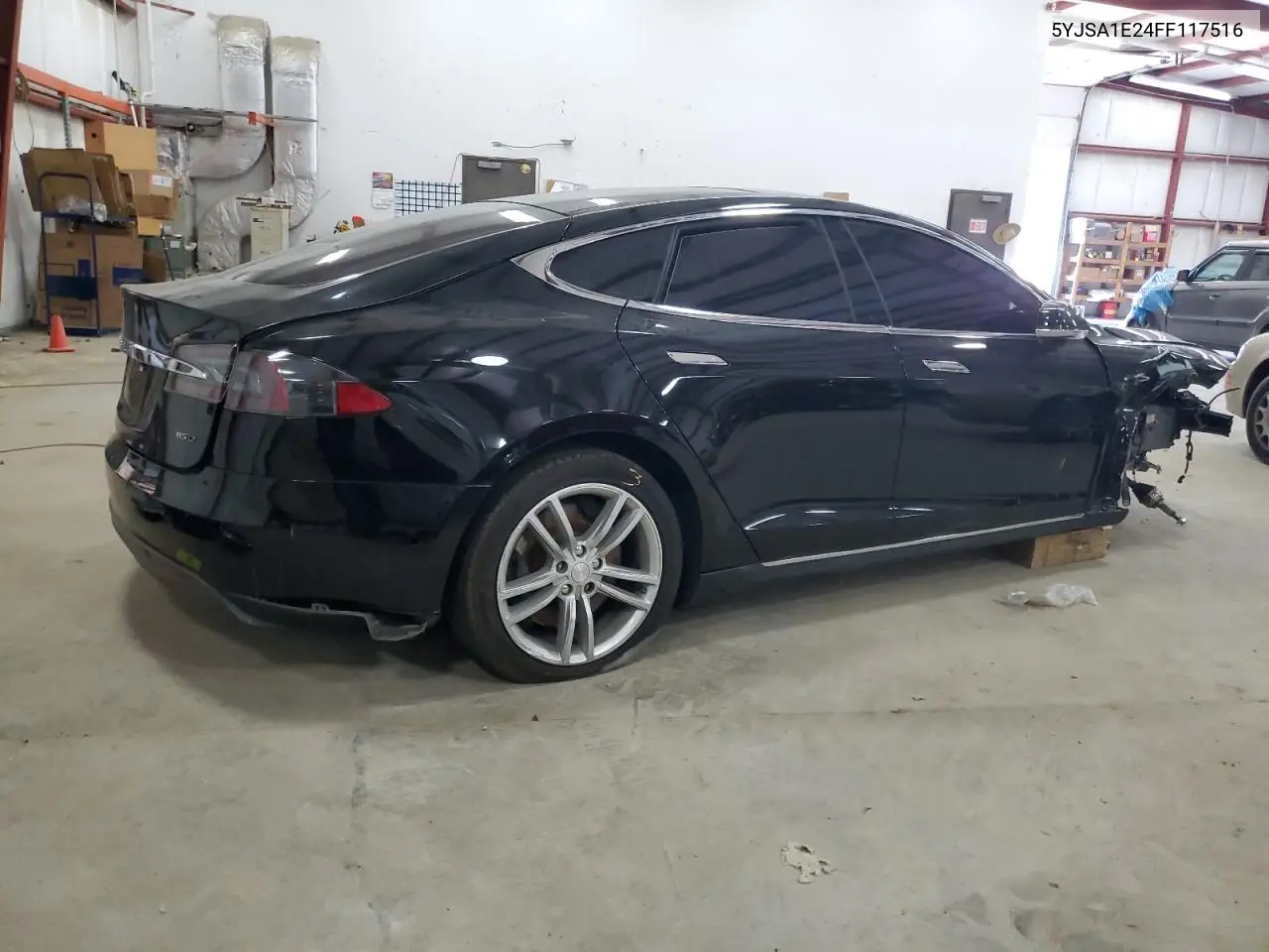 2015 Tesla Model S VIN: 5YJSA1E24FF117516 Lot: 61636465