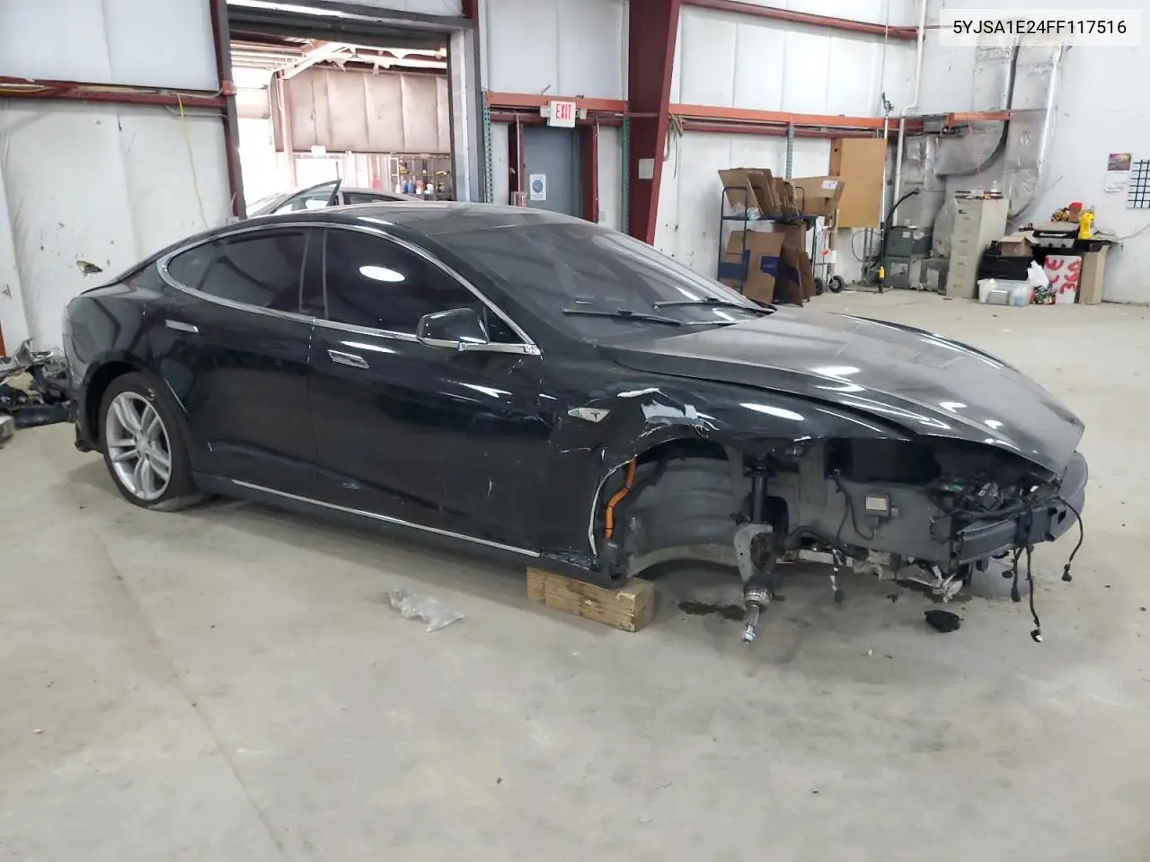 2015 Tesla Model S VIN: 5YJSA1E24FF117516 Lot: 61636465