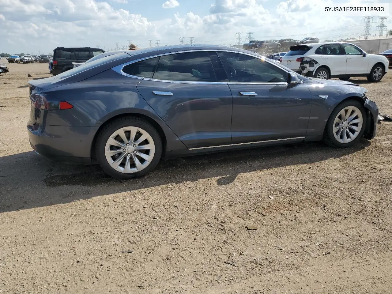 2015 Tesla Model S VIN: 5YJSA1E23FF118933 Lot: 62489355