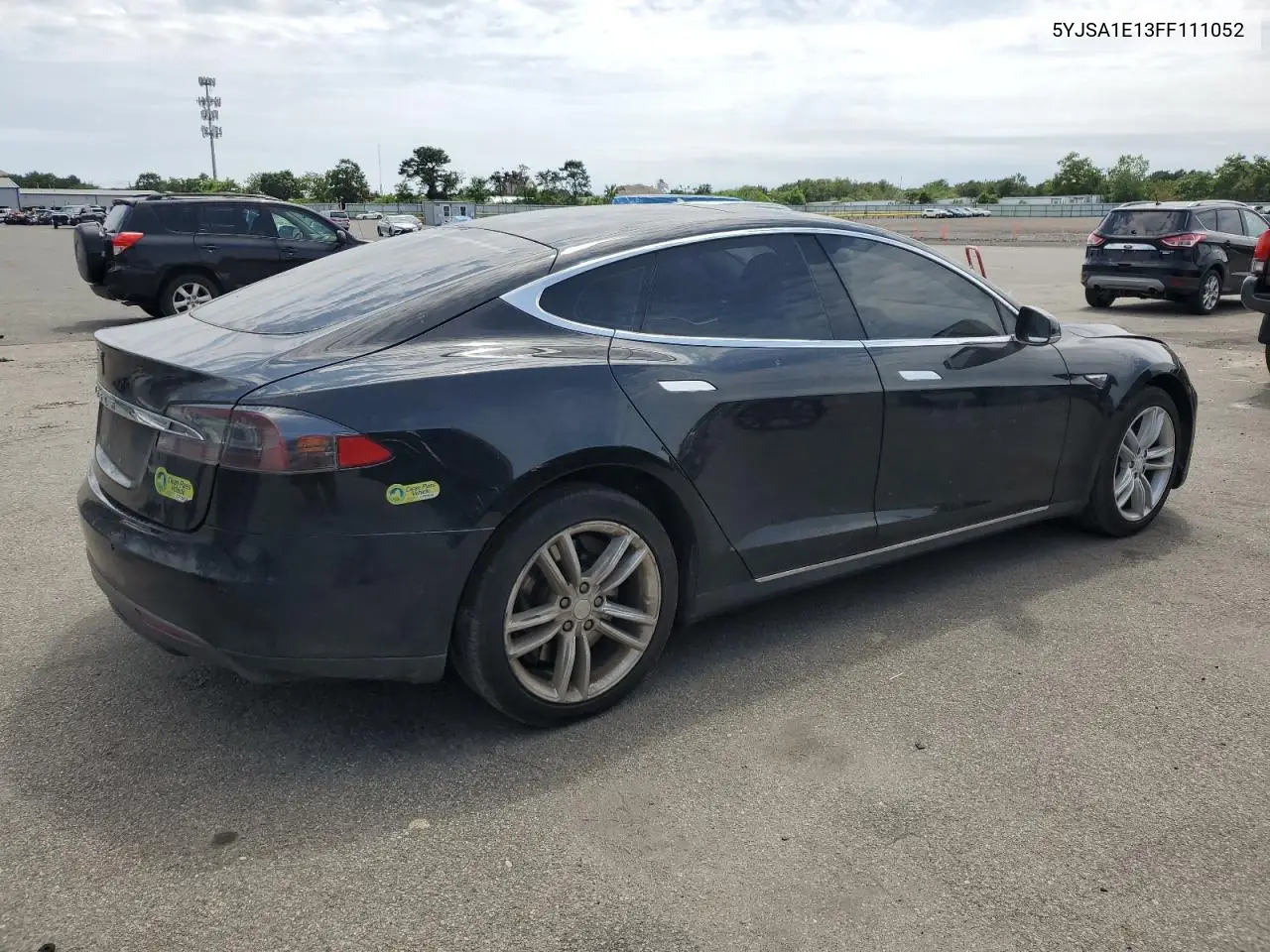 2015 Tesla Model S VIN: 5YJSA1E13FF111052 Lot: 62721725
