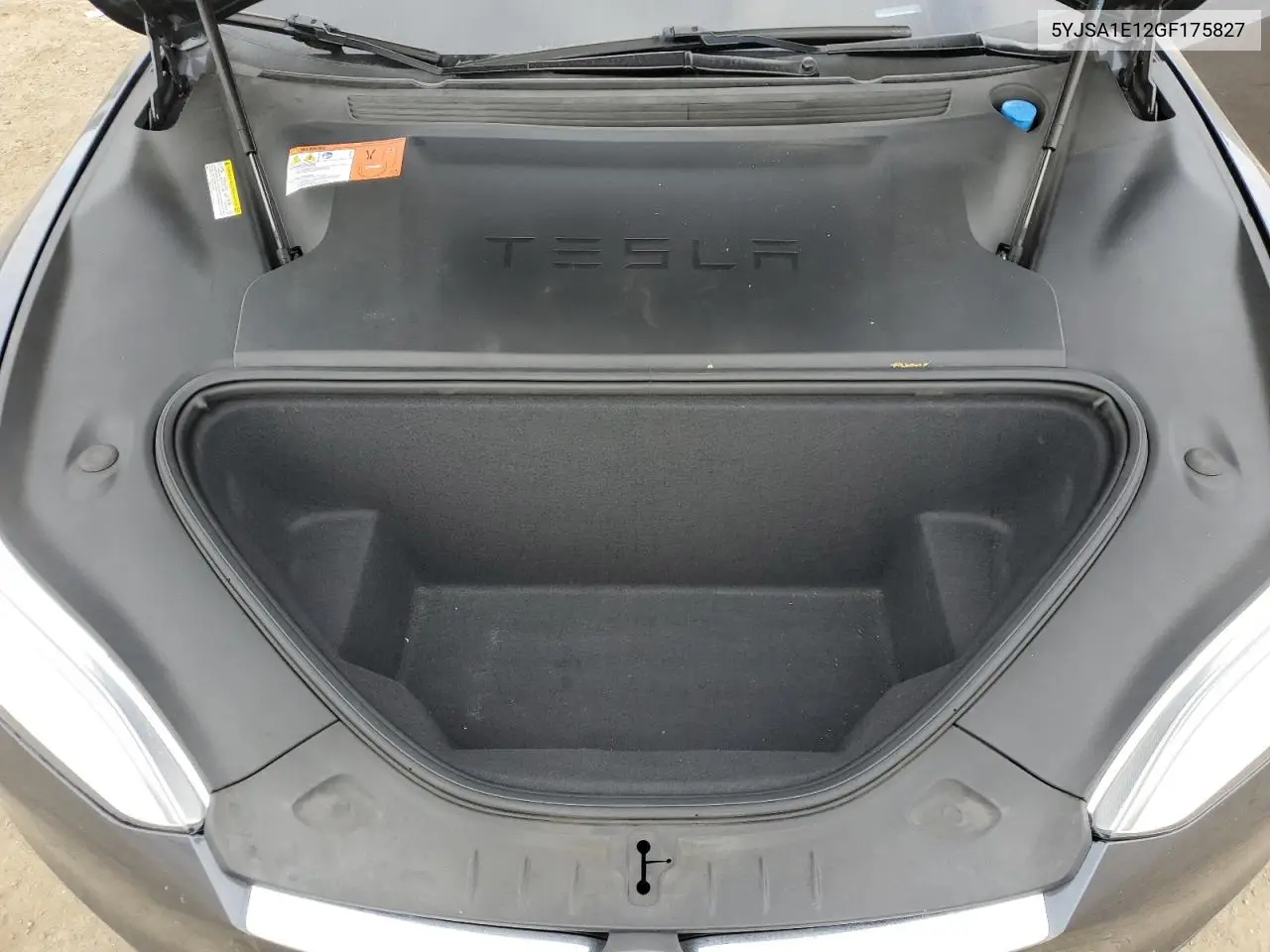 2016 Tesla Model S VIN: 5YJSA1E12GF175827 Lot: 55791375
