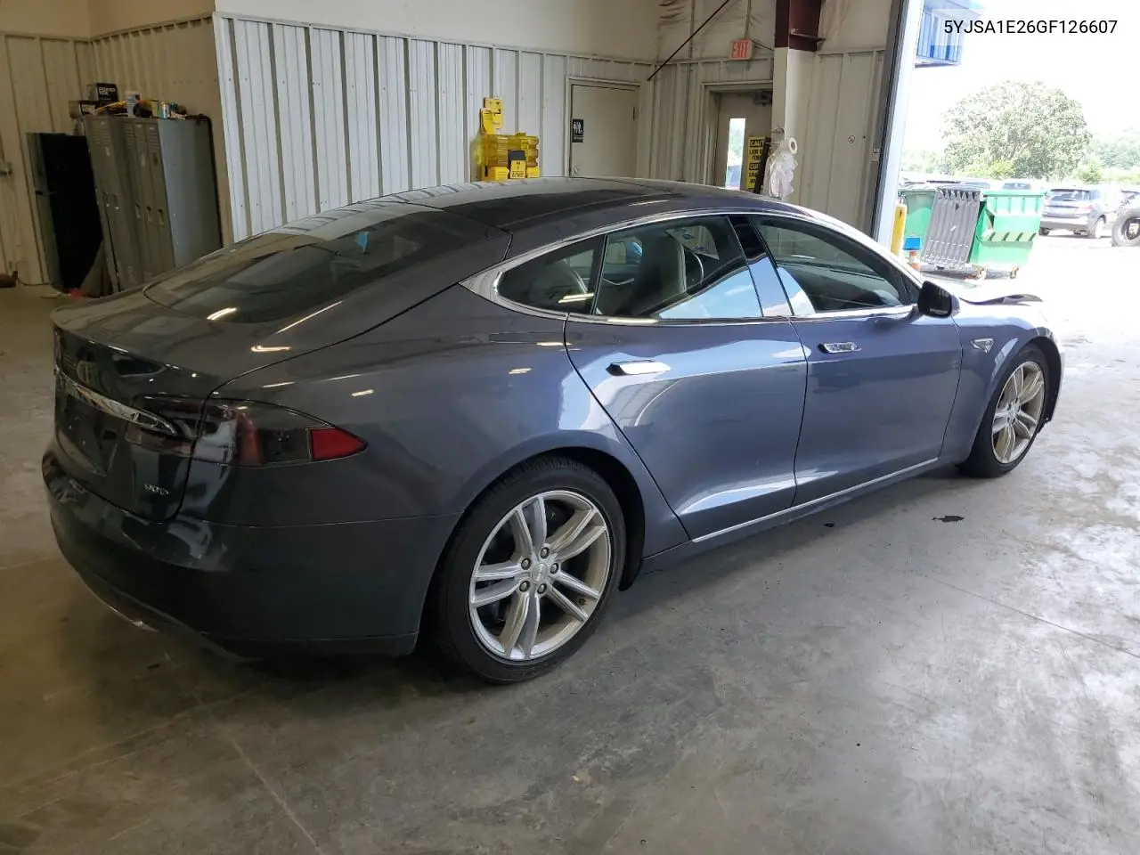 2016 Tesla Model S VIN: 5YJSA1E26GF126607 Lot: 61333845