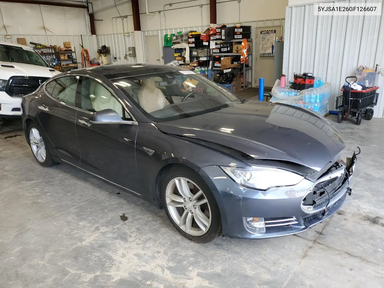 2016 Tesla Model S VIN: 5YJSA1E26GF126607 Lot: 61333845