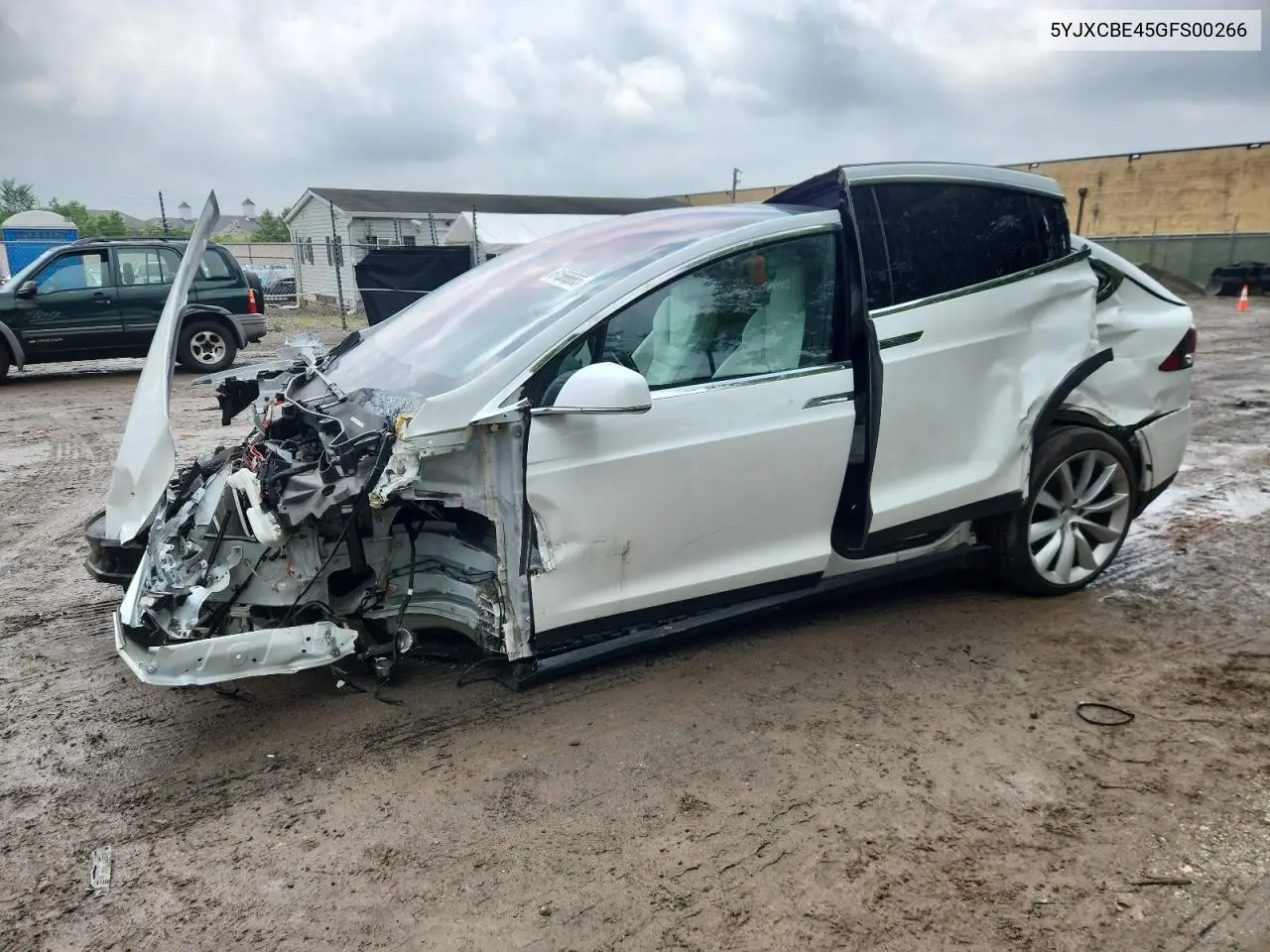 2016 Tesla Model X VIN: 5YJXCBE45GFS00266 Lot: 61566665