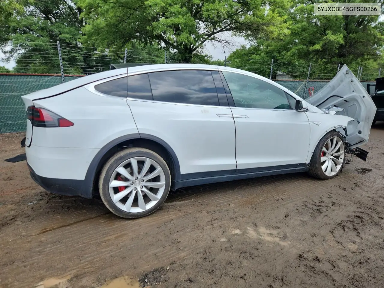 2016 Tesla Model X VIN: 5YJXCBE45GFS00266 Lot: 61566665