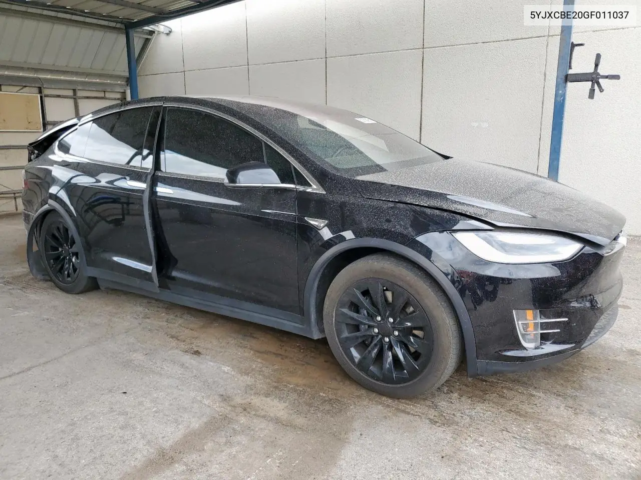 2016 Tesla Model X VIN: 5YJXCBE20GF011037 Lot: 62162895