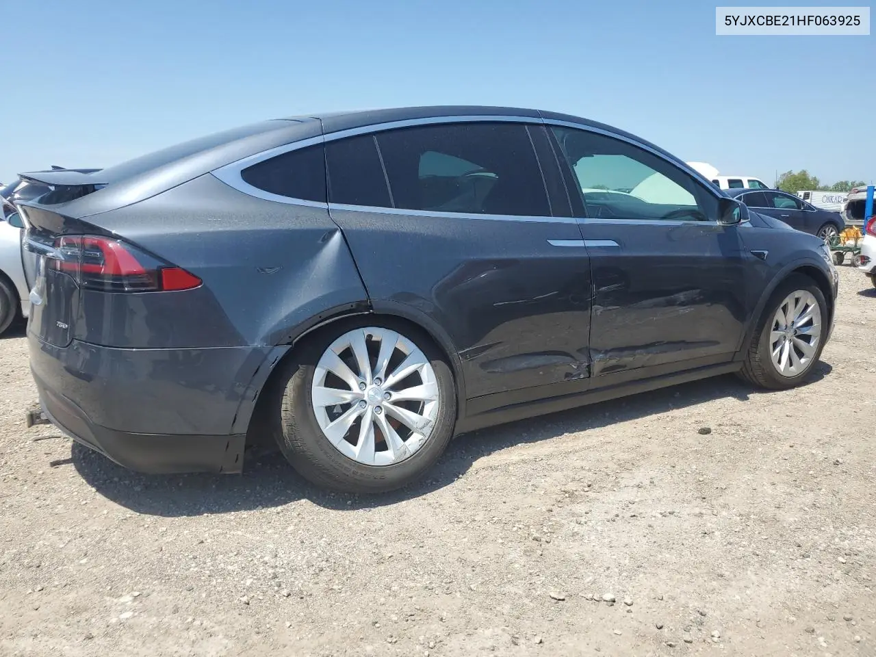 2017 Tesla Model X VIN: 5YJXCBE21HF063925 Lot: 55888105