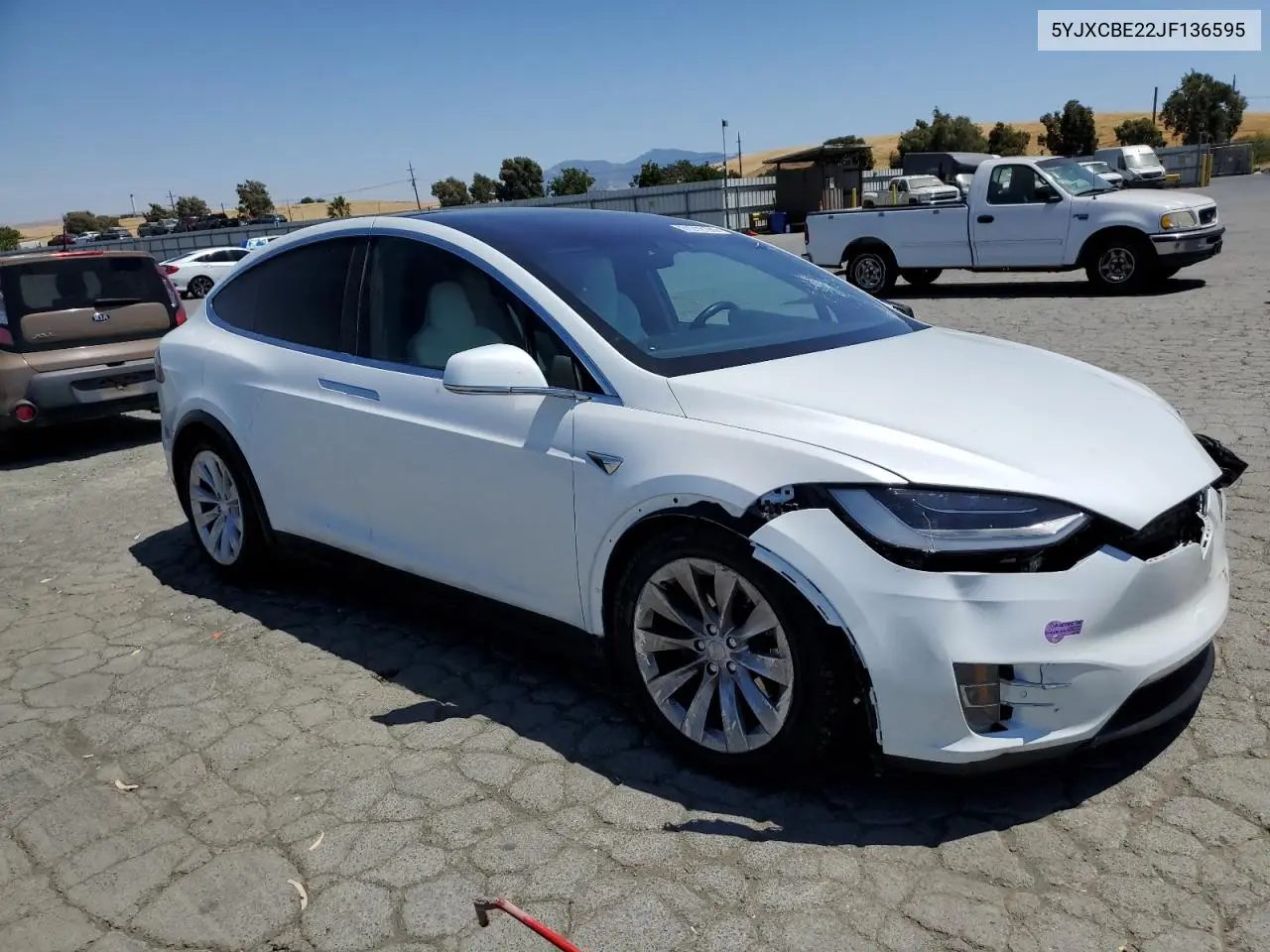 2018 Tesla Model X VIN: 5YJXCBE22JF136595 Lot: 61272195