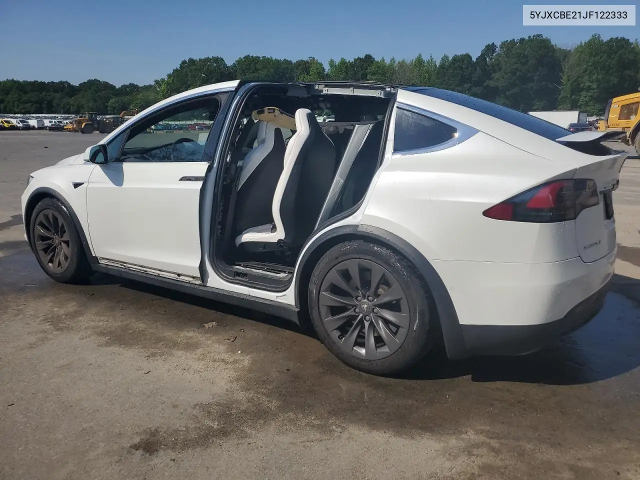 2018 Tesla Model X VIN: 5YJXCBE21JF122333 Lot: 61639495