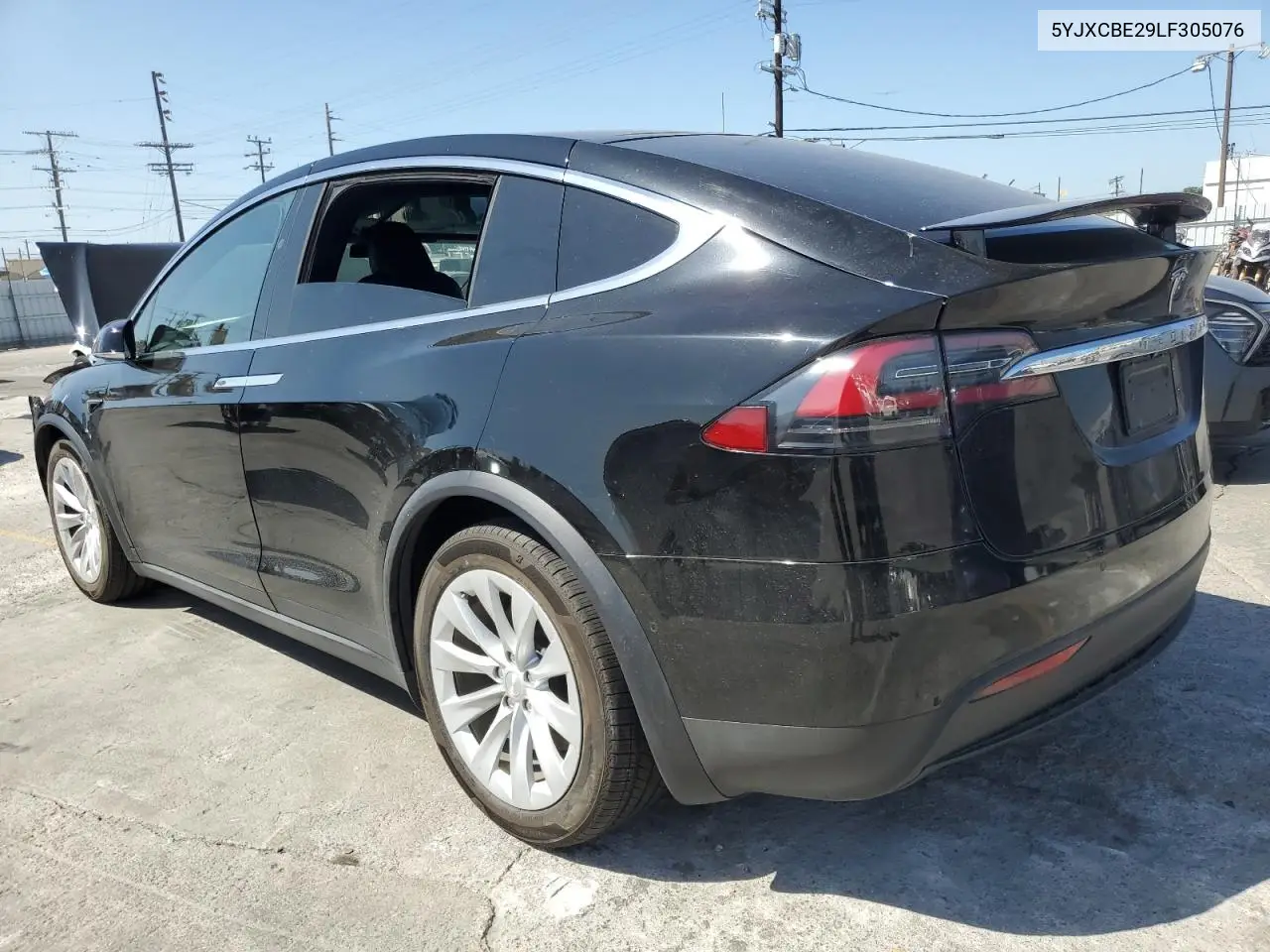 2020 Tesla Model X VIN: 5YJXCBE29LF305076 Lot: 61485655