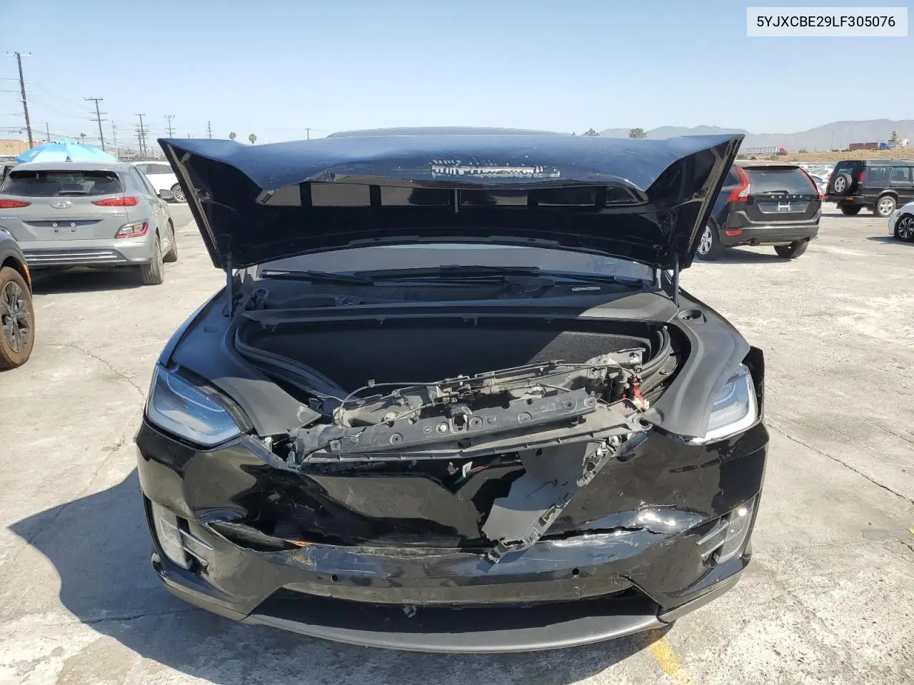 2020 Tesla Model X VIN: 5YJXCBE29LF305076 Lot: 61485655