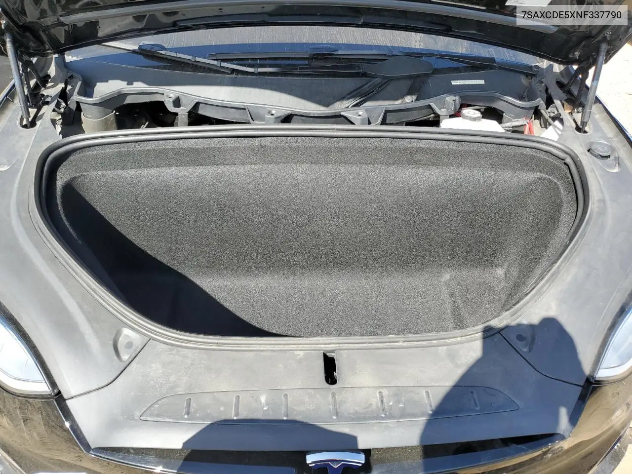 2022 Tesla Model X VIN: 7SAXCDE5XNF337790 Lot: 57107955
