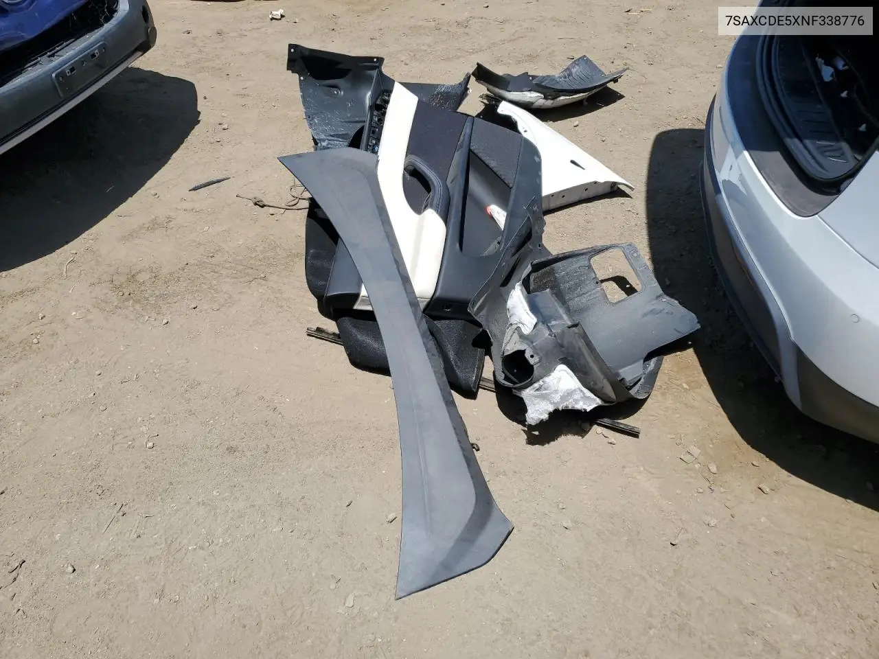2022 Tesla Model X VIN: 7SAXCDE5XNF338776 Lot: 61865365