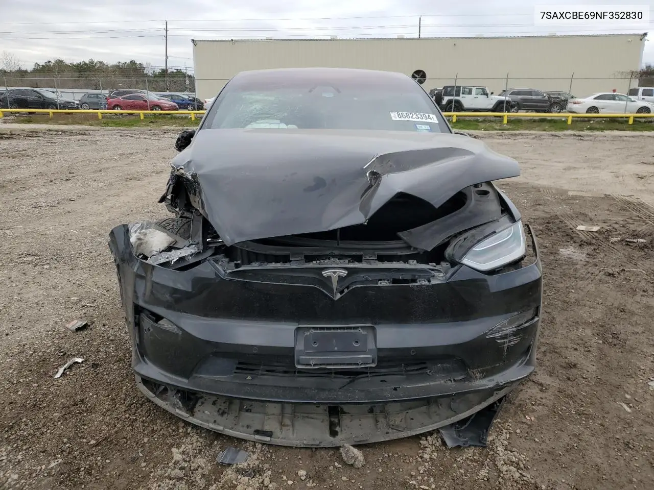 2022 Tesla Model X VIN: 7SAXCBE69NF352830 Lot: 86823394