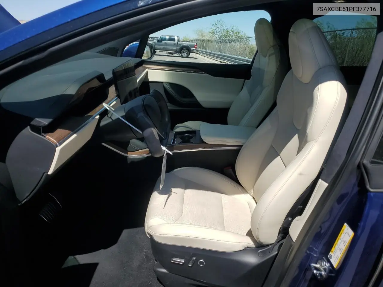 2023 Tesla Model X VIN: 7SAXCBE51PF377716 Lot: 61957035