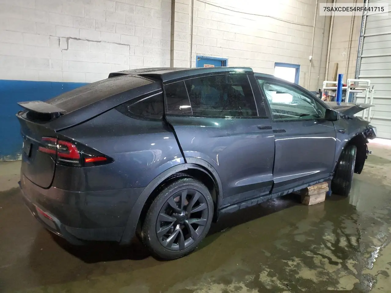 2024 Tesla Model X VIN: 7SAXCDE54RF441715 Lot: 48745165