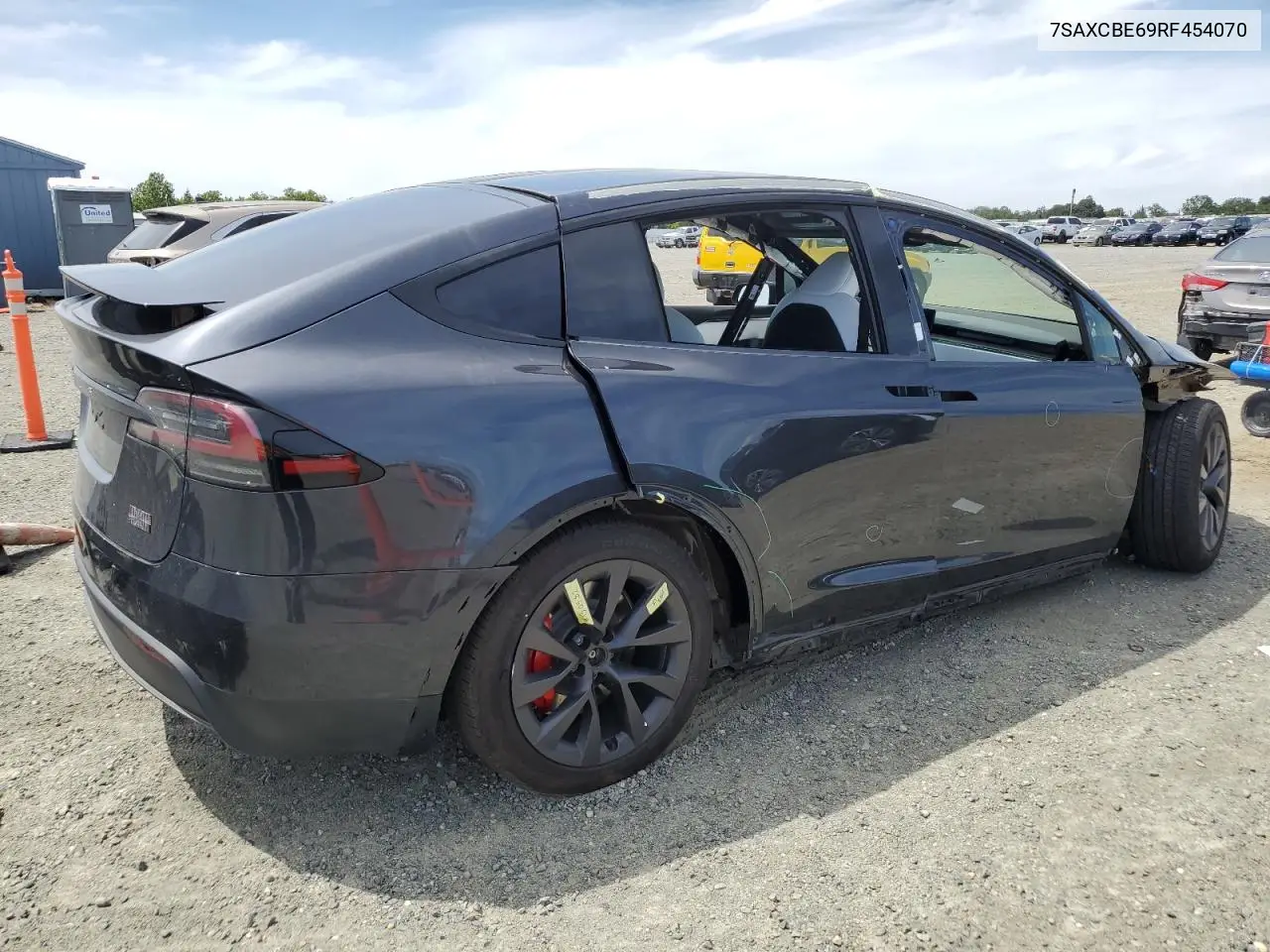 2024 Tesla Model X VIN: 7SAXCBE69RF454070 Lot: 56875585