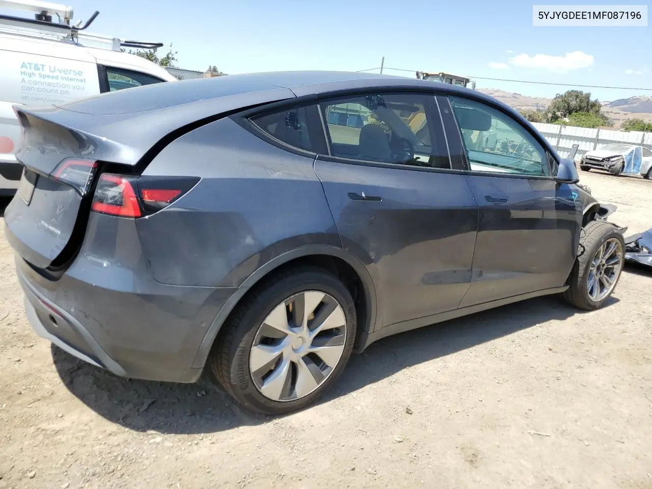 2021 Tesla Model Y VIN: 5YJYGDEE1MF087196 Lot: 63343365