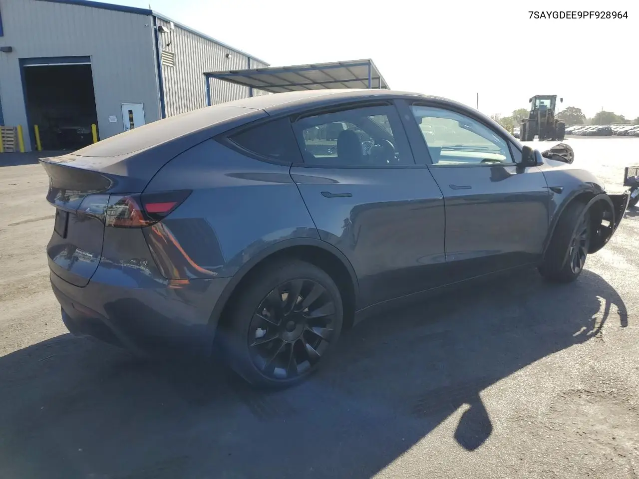 2023 Tesla Model Y VIN: 7SAYGDEE9PF928964 Lot: 61778455