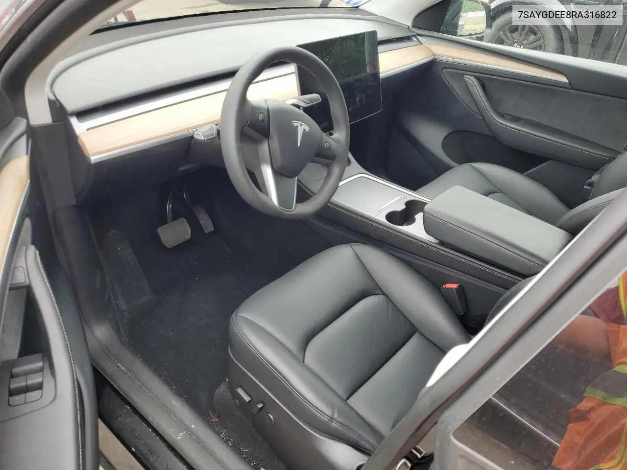 2024 Tesla Model Y VIN: 7SAYGDEE8RA316822 Lot: 60918505