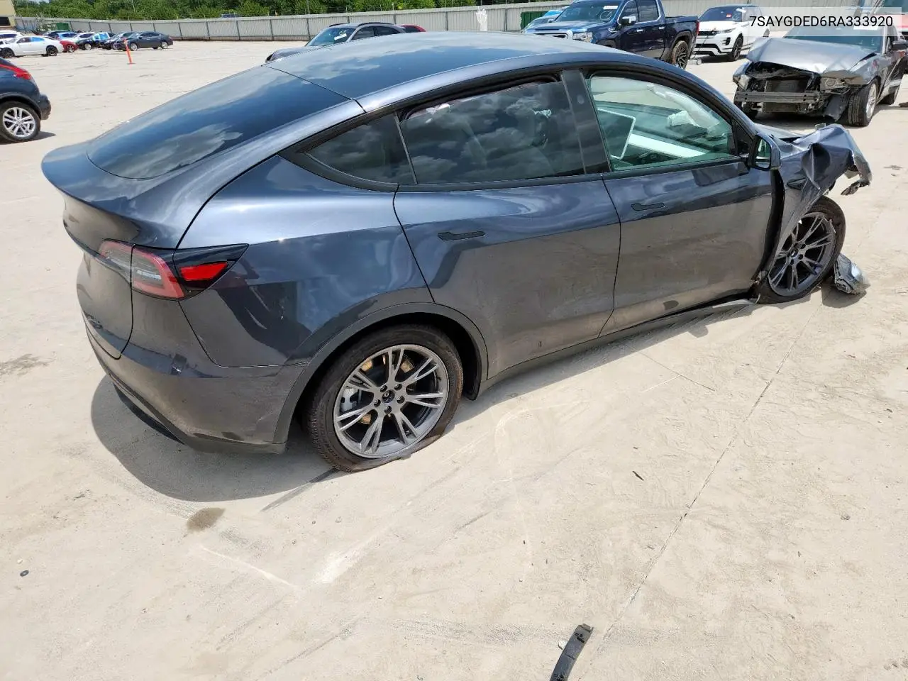 2024 Tesla Model Y VIN: 7SAYGDED6RA333920 Lot: 61830245