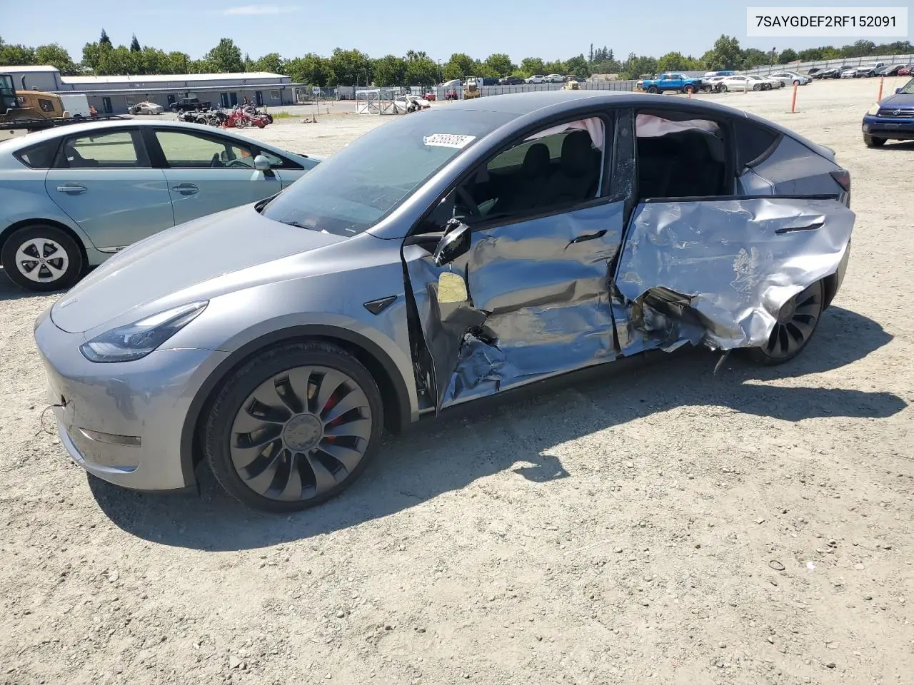 2024 Tesla Model Y VIN: 7SAYGDEF2RF152091 Lot: 62588285