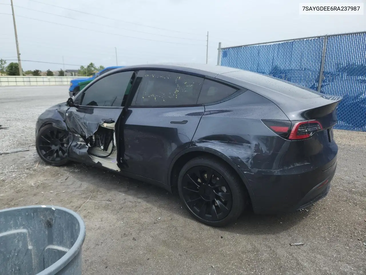 2024 Tesla Model Y VIN: 7SAYGDEE6RA237987 Lot: 63019505