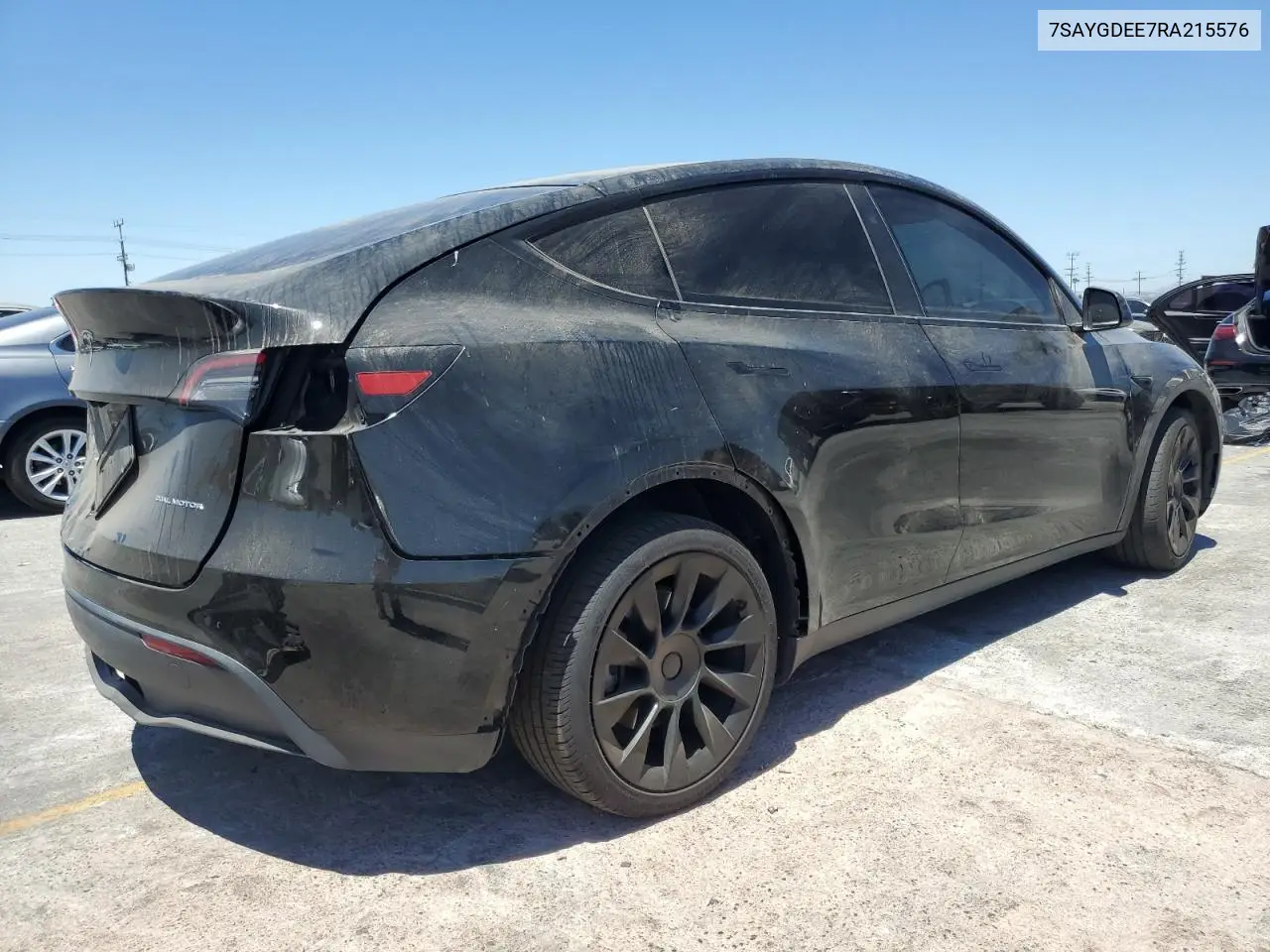 2024 Tesla Model Y VIN: 7SAYGDEE7RA215576 Lot: 63054895