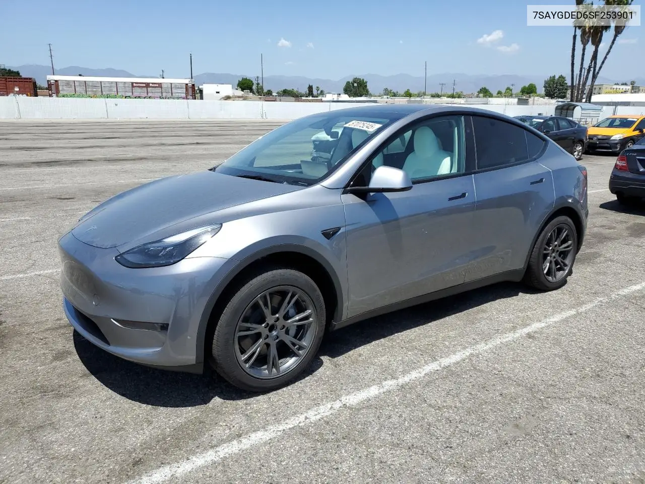 2025 Tesla Model Y VIN: 7SAYGDED6SF253901 Lot: 57075245