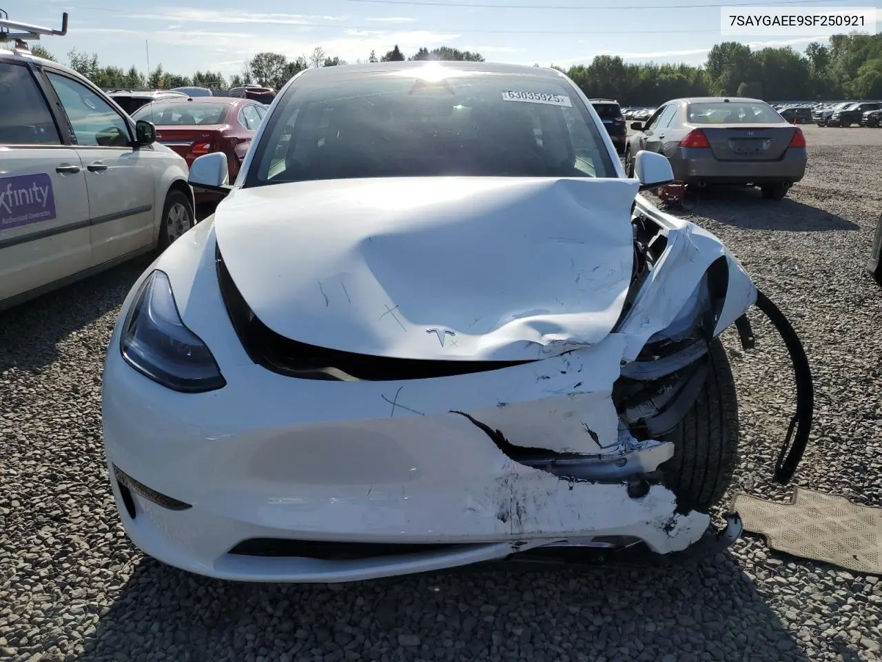 2025 Tesla Model Y VIN: 7SAYGAEE9SF250921 Lot: 63035925